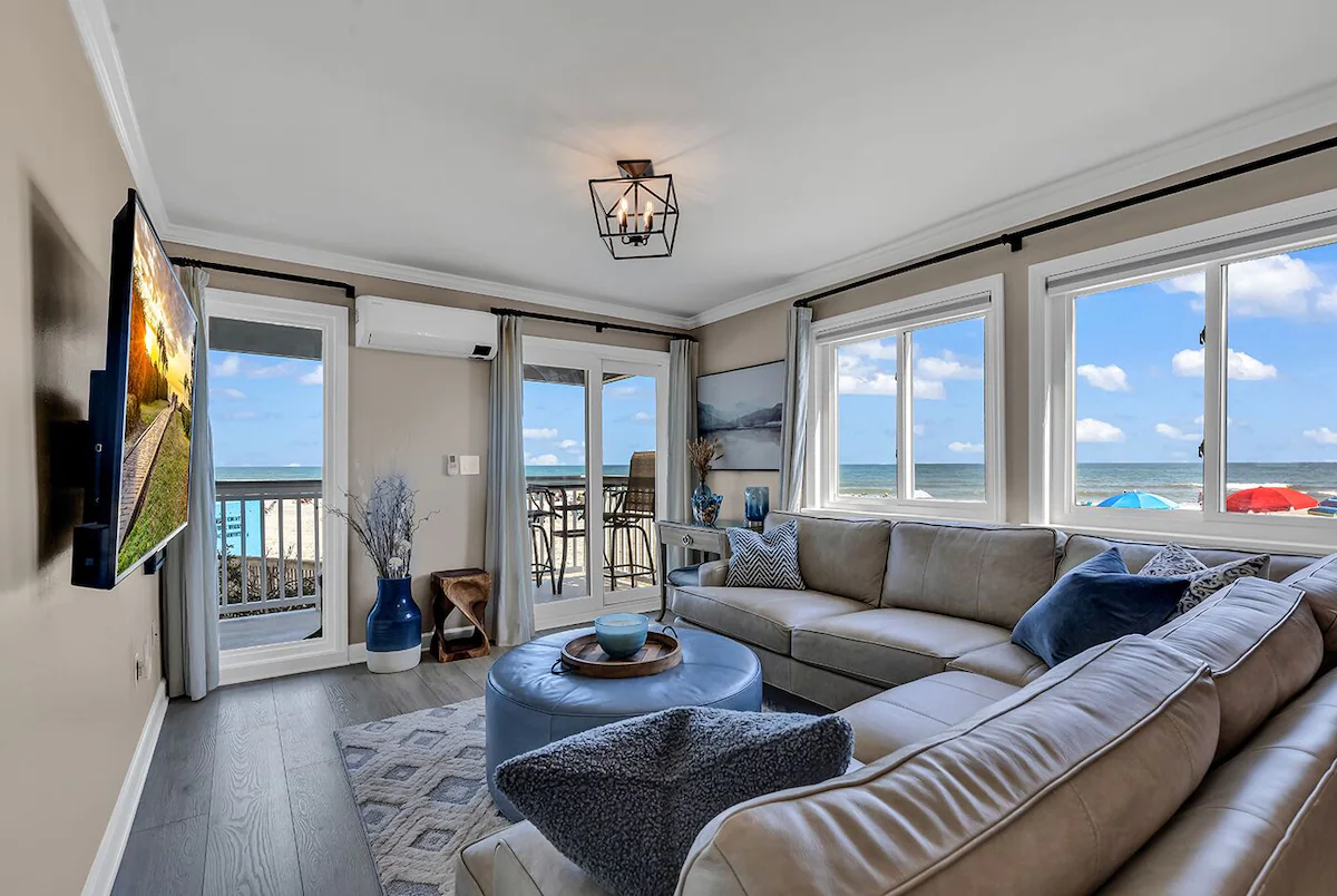 Ocean Pearl living room overlooking the Atlantic